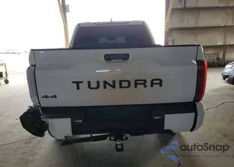 2024 Toyota Tundra Crewmax Sr z USA, uszkodzony, nr VIN 5TFLA5DB0RX153288